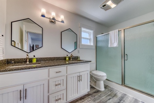 Twin Rocks Beach Retreat image 17